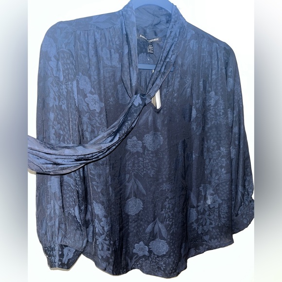 Banana Republic Textured Tie-neck blouse XXS Petite - Picture 3 of 6